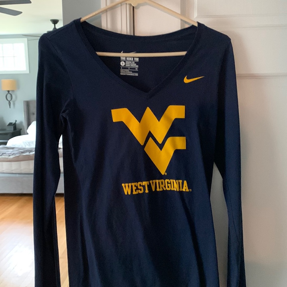 NWOT Nike WVU long sleeve shirt never washed never worn no tags